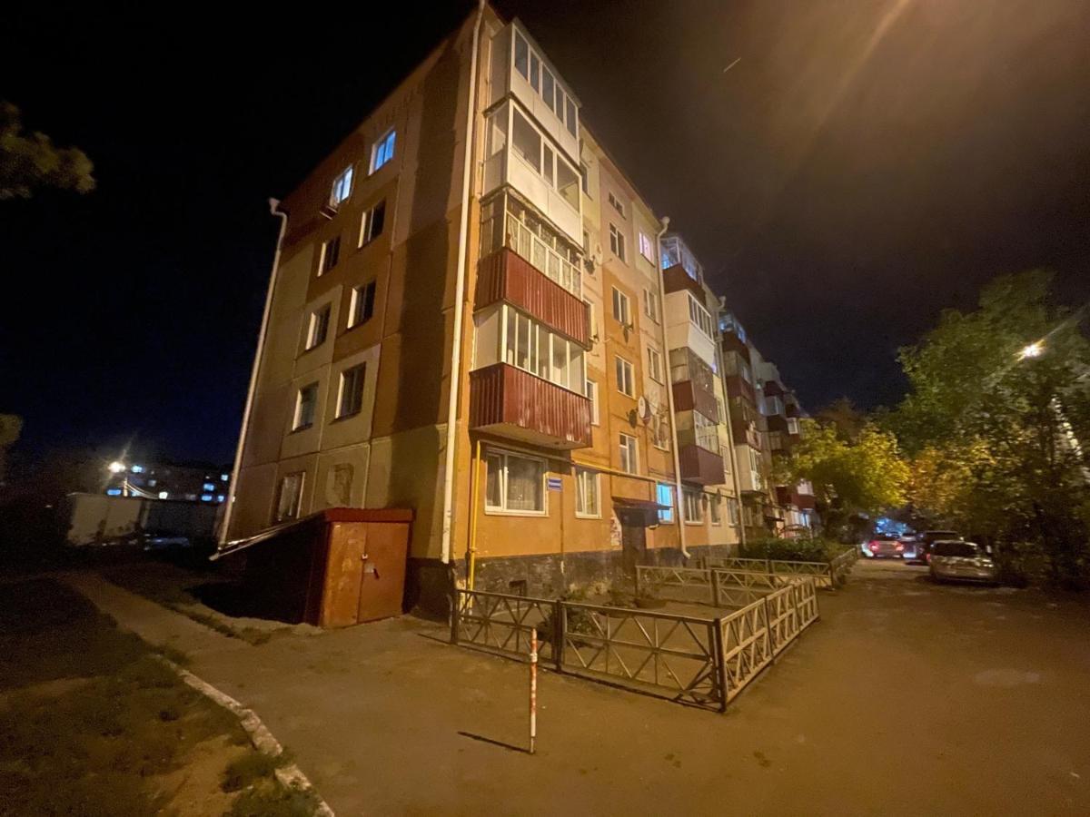 1-Комн. Квартира Целиком Интернациональная 32 С Гостиничным Сервисом Petropavlovsk Eksteriør bilde